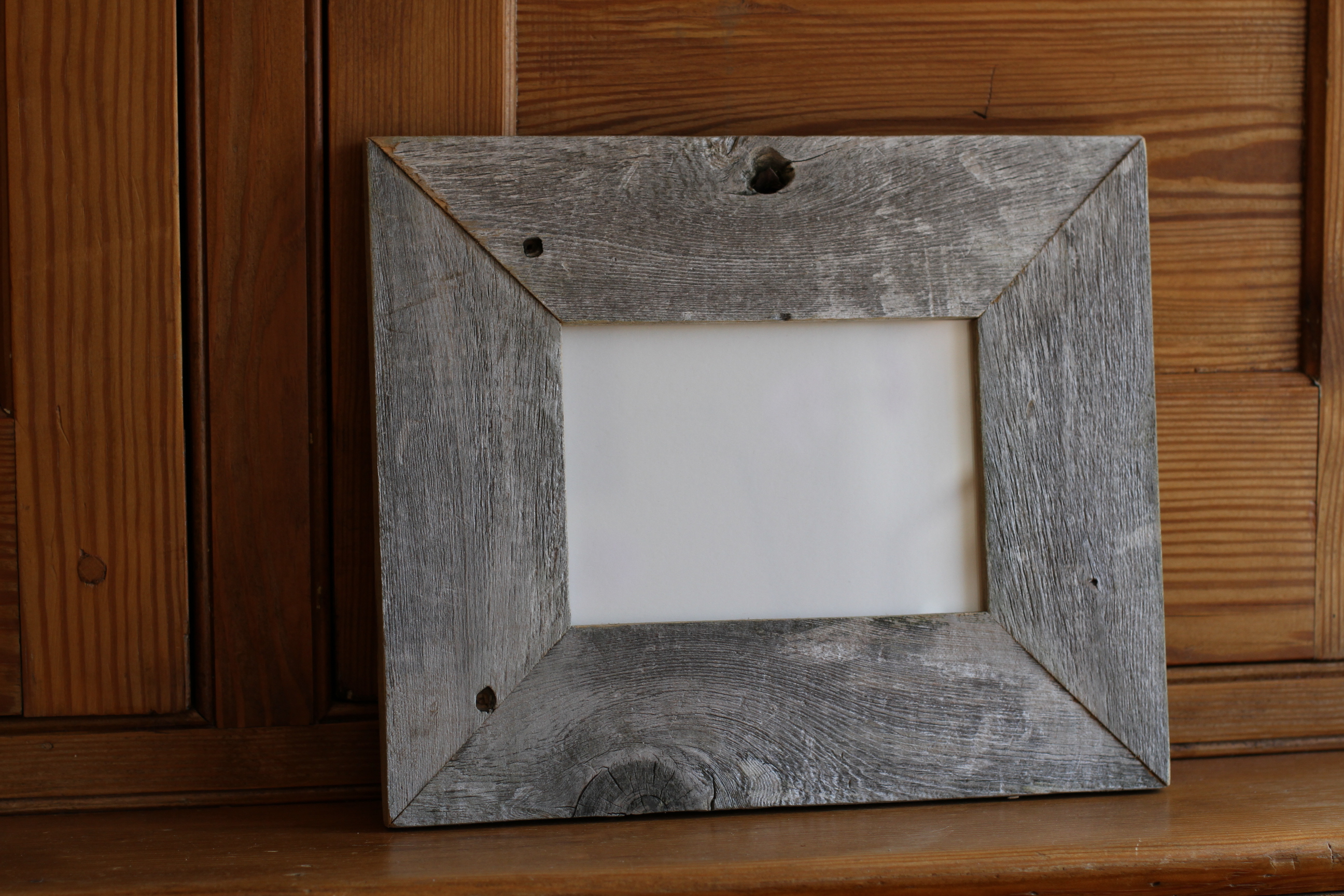5x7" reclaimed cedar frame.
